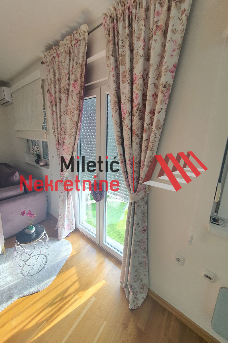 100.jpg