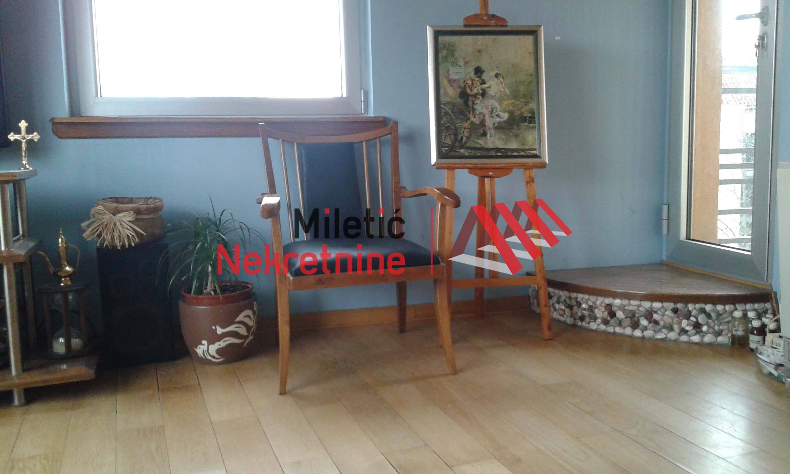 12-1.jpg